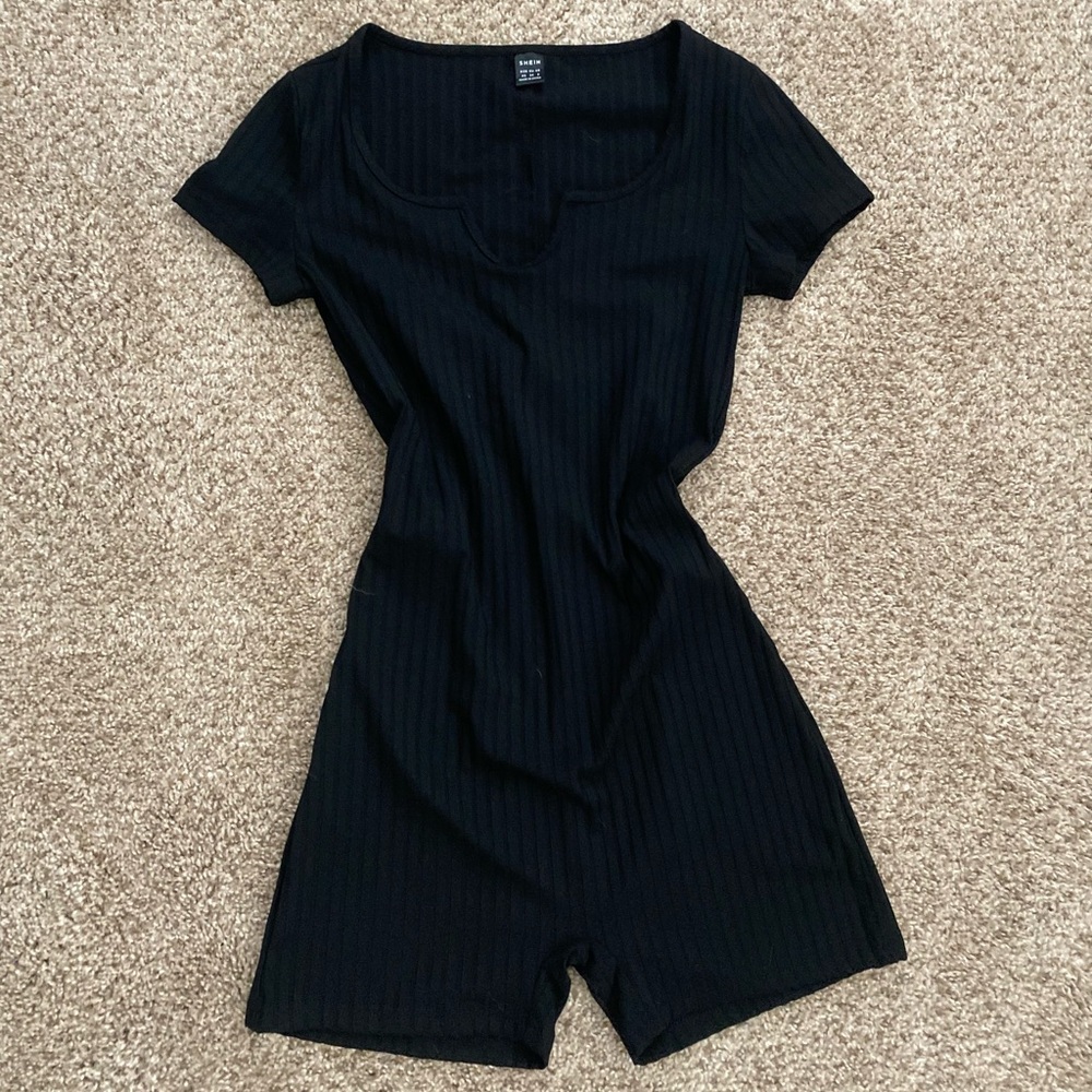 (2) Rompers - Picture 2 of 2